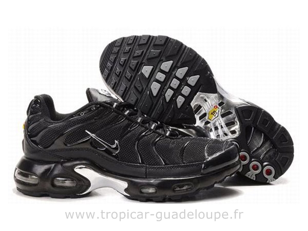 chaussure requin tn