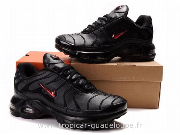 nike tn requin rouge